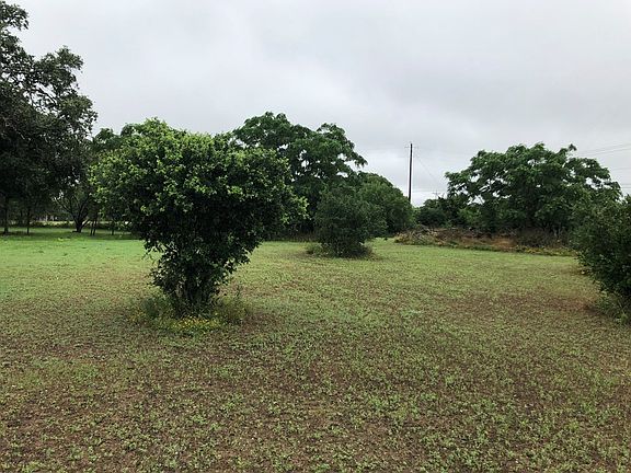 4th image of 102 Pin Oak Dr