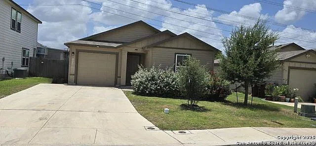 3 bed, 2.0 bath, 1179 sqft, $1,550 — Photo 1