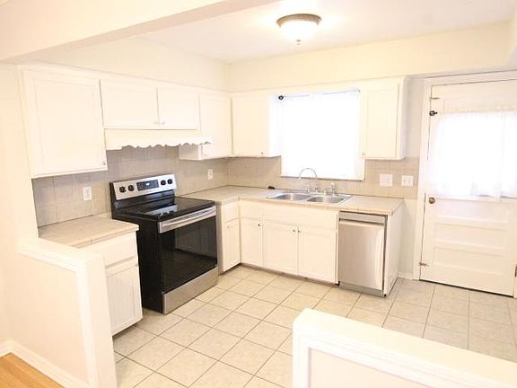 3rd image of 2617 Huntleigh Dr