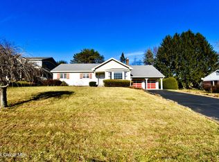 1004 Seminole Rd, Glenville, NY 12302