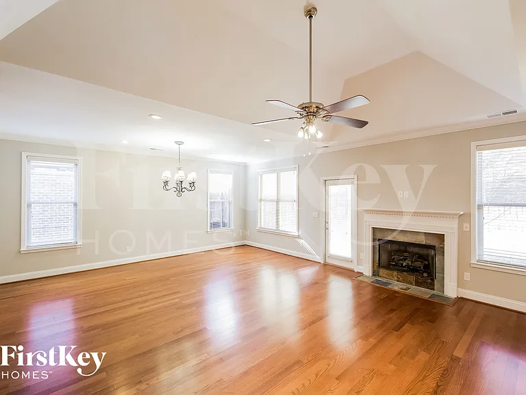 5537 Park Side Cir — Photo 4