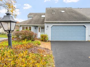 22 York Rd, Glenmont, NY 12077