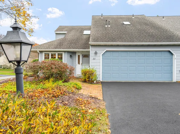 22 York Road, Glenmont, NY 12077