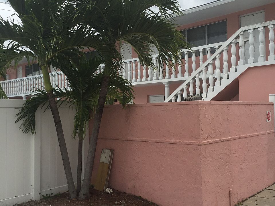 1st image of 1800 NE 56th St
