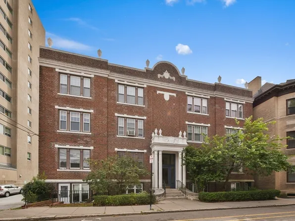 125 Park St APT 6, Brookline, MA 02446