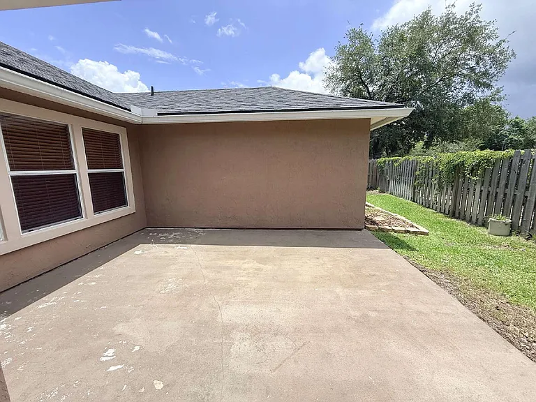 436 Bostwick Cir — Photo 35