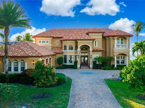 1201 Walden Dr, Fort Myers, FL 33901