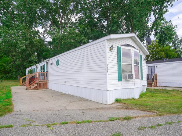 414 Sarah St NE, Cedar Springs, MI 49319