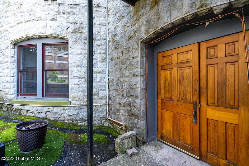 2nd image of 125 Circular Street #2