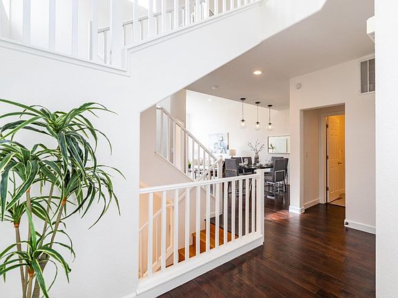 5th image of 113 Windcrest Ln