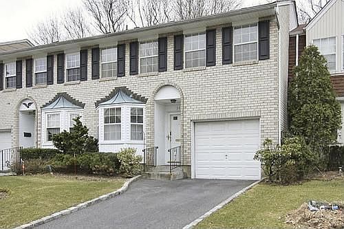 1st image of 34 Manors Dr