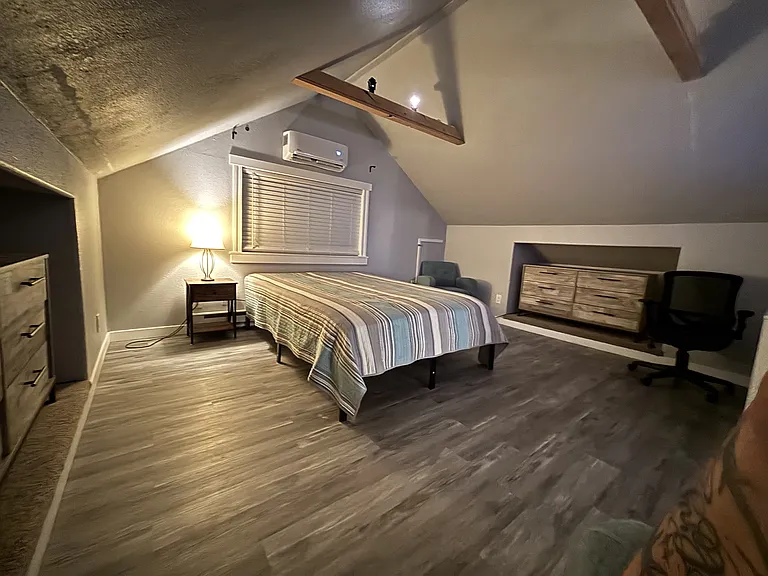 327 Bonfoy Ave #201 — Photo 21