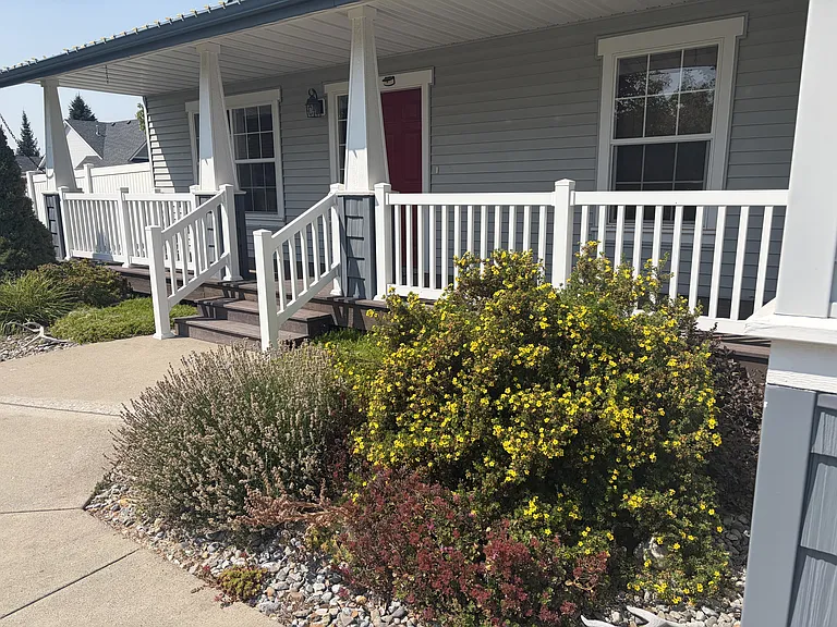 2911 W Cranberry Ave — Photo 2