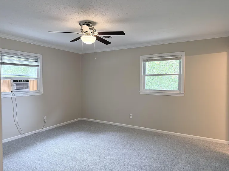 725 Wildflower Ln — Photo 25