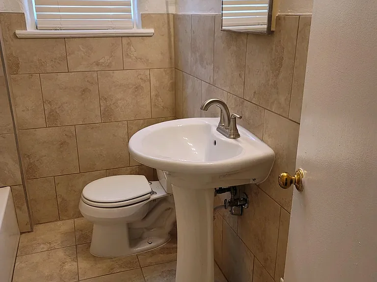 512 Phoenix Ave — Photo 35