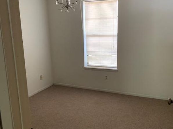 2100 Austin St APT 18, Bay City, TX 77414