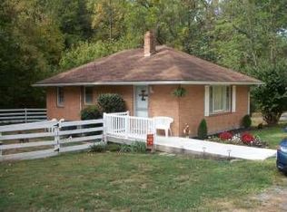 922 Archway Rd, Blue Ridge, VA 24064