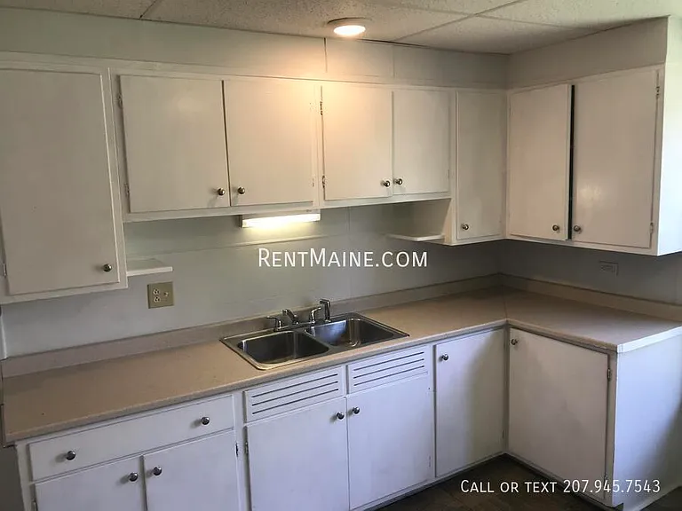 204 Maple St #1 — Photo 3