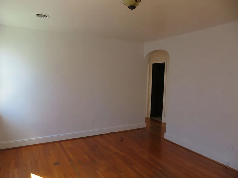 1118 Jett Ave — Photo 3