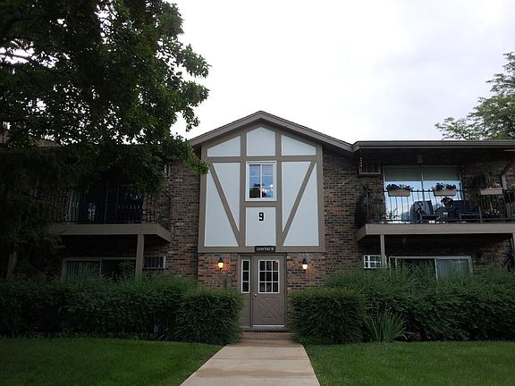 2nd image of 16W540 Lake Dr APT 205