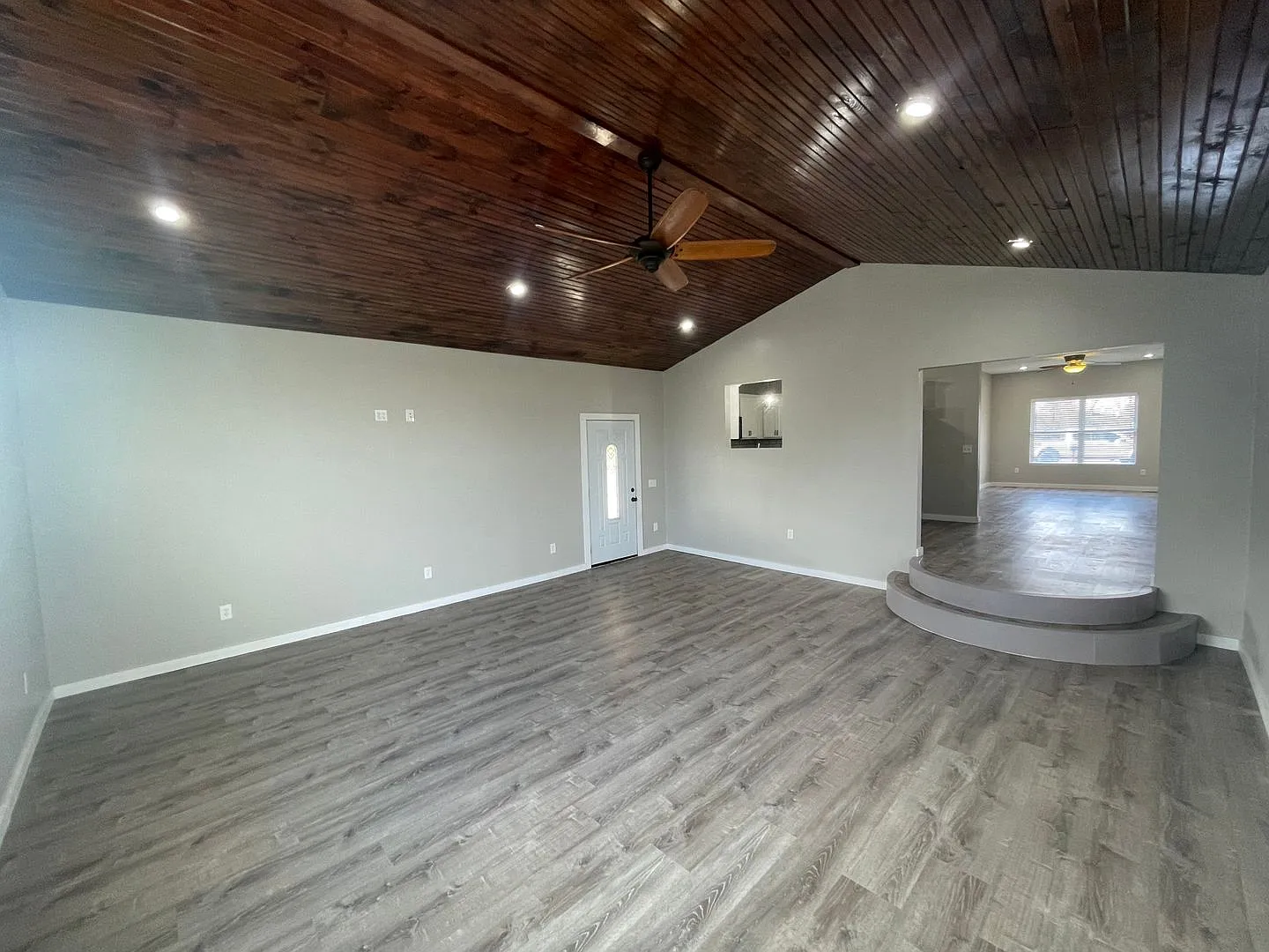 Beautiful very spacious 3 bedroom 2 bath home in Rogersville with a lake view! This is a must see... — Photo 4