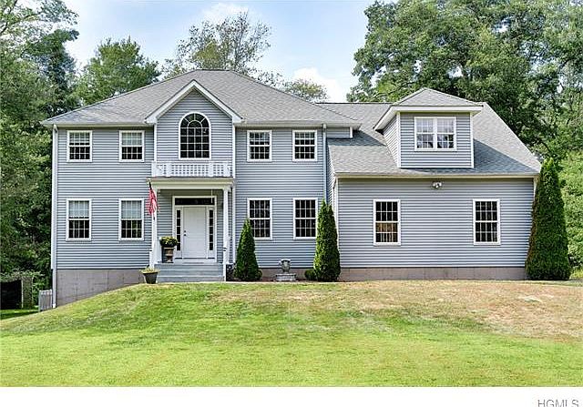 1st image of 22 Sheryl Ln