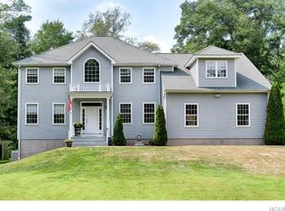 22 Sheryl Ln, Mahopac, NY 10541