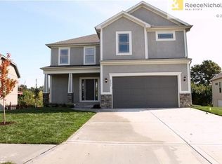 2304 NE Overland Dr, Blue Springs, MO 64029