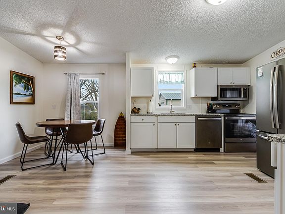 2nd image of 27468 Oak Meadow Dr