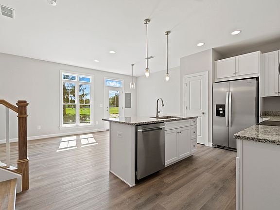 2nd image of 104 Coralyrose Ct
