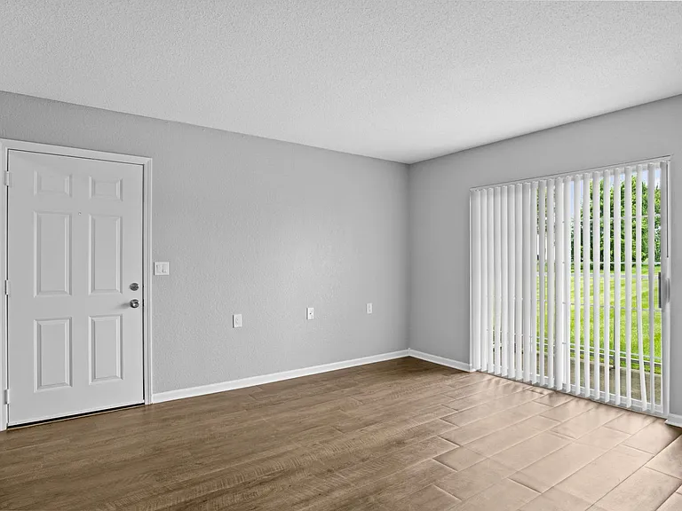 Callaway Villa Apartments — Photo 13