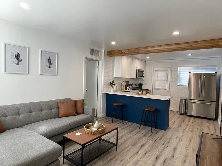 1018 E Polk St #2 — Photo 12