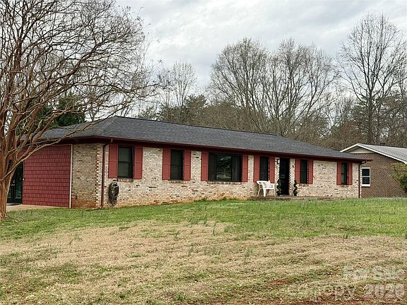 2nd image of 701 Cherry Ln