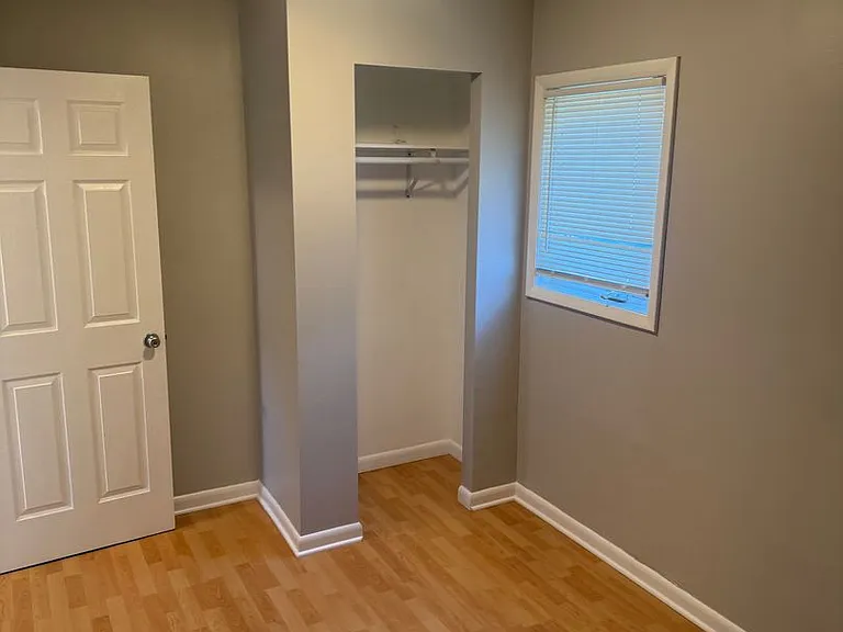 300 N Highland Ave — Photo 14