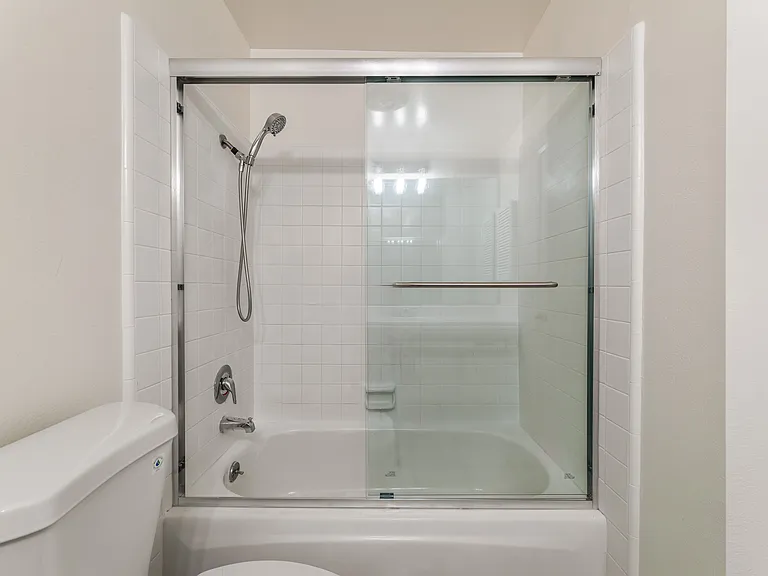 1340 S Beverly Glen Blvd #202 — Photo 25