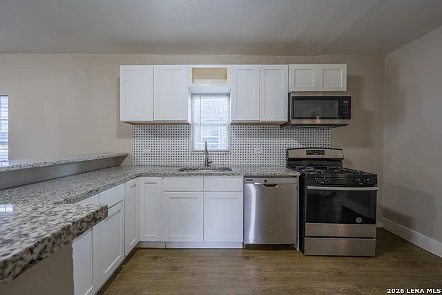 1731 Hays St — Photo 8