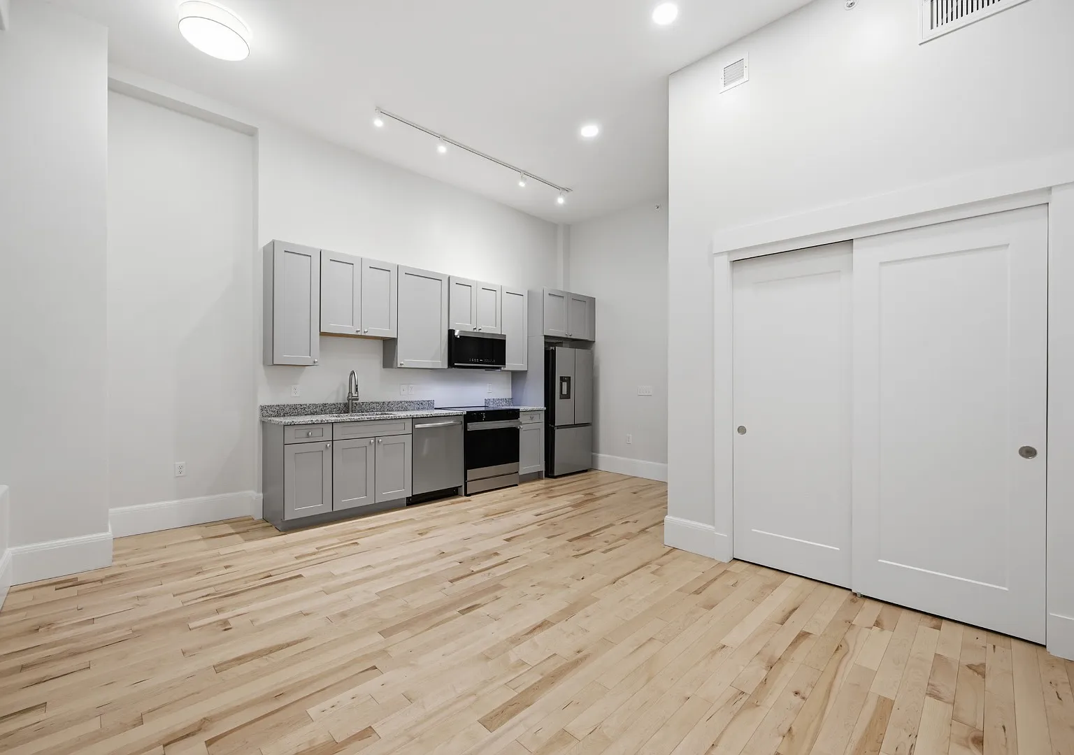 130 Pearl St - 202 — Photo 1