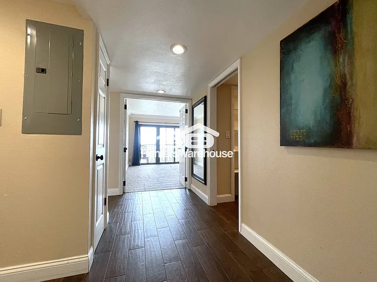 51 Island Way #906 — Photo 2