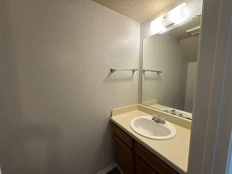 2250 Aspen Dr — Photo 7