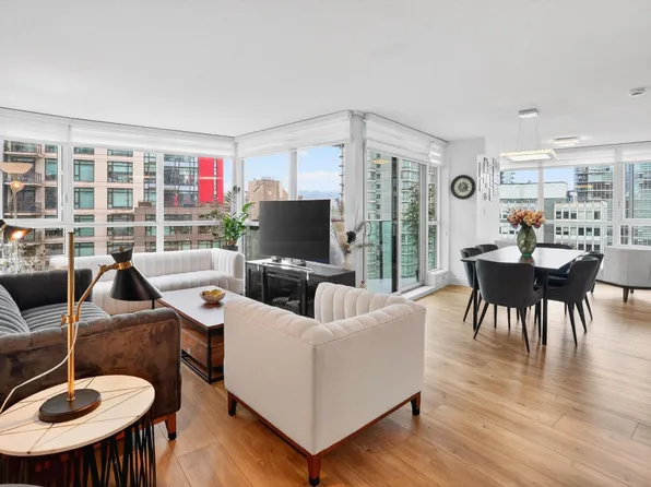 1189 Melville St #801, Vancouver, BC V6E 4T8