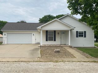 115 S Cedar St, Toluca, IL 61369