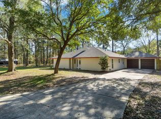 810 Brook Hollow Dr, Conroe, TX 77385