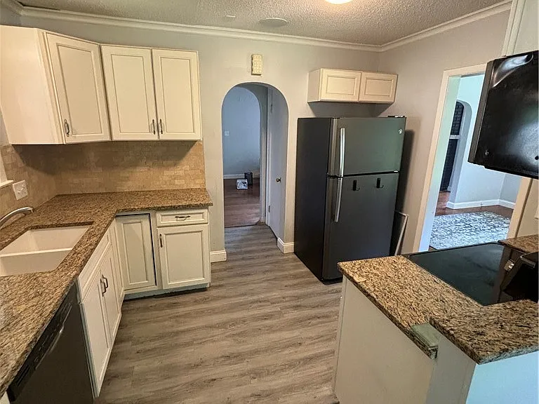 102 Wellington Rd — Photo 11