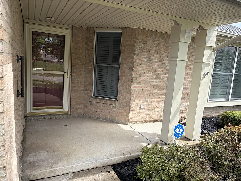 1324 Rosalind Dr — Photo 5