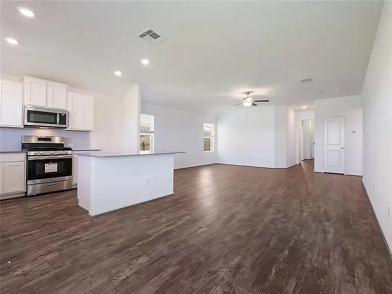 112 Concho Brook Bnd — Photo 5