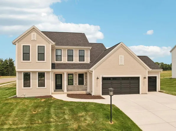 700 Panorama DRIVE, Waukesha, WI 53188