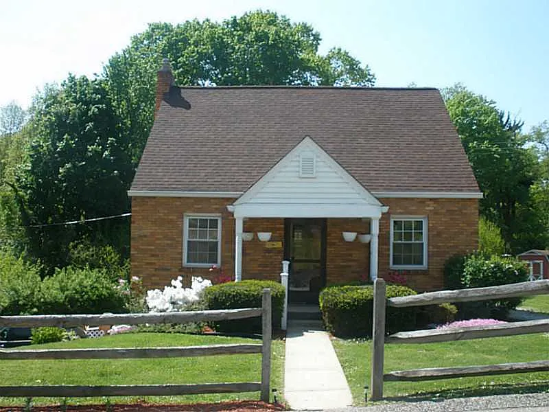 100 Westwood Ave photo 1