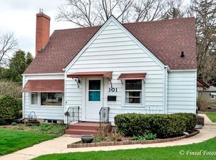 101 S Union St, Elgin, IL 60123