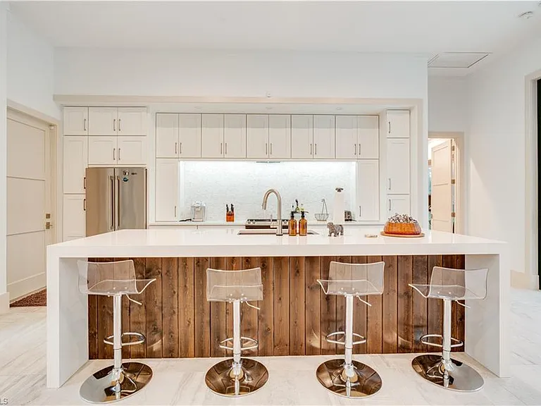 2991 2nd St NW — Photo 9