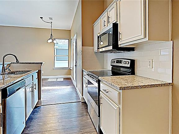 5th image of 9830 Cedarcrest Dr